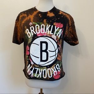 Brooklyn Nets Crop Floral Distressed T-Shirt